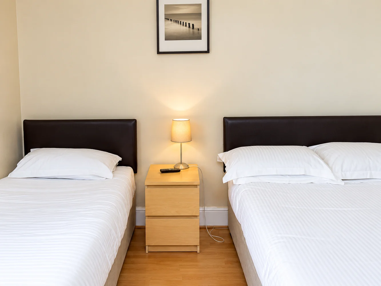 Standard Twin Room beds at Cedars House